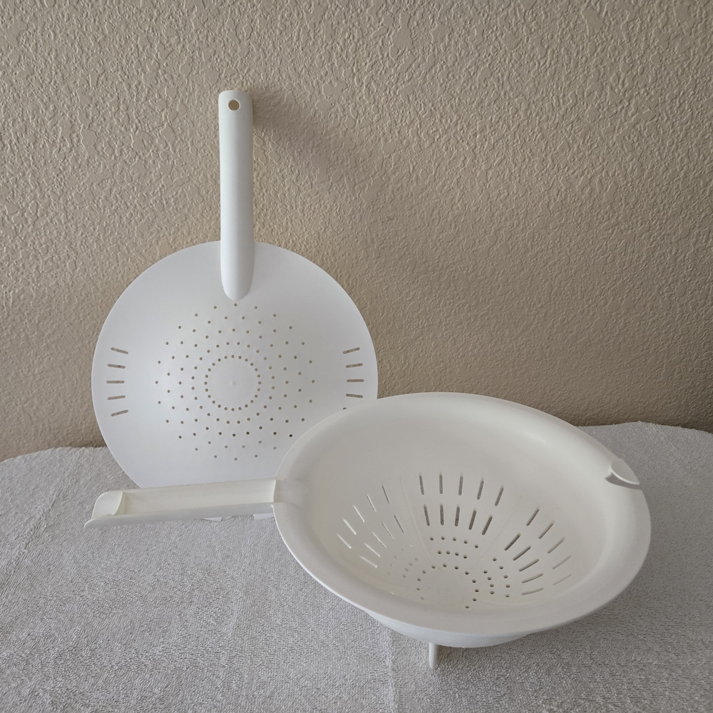 Tupperware White Colander and Splatter Guard Set